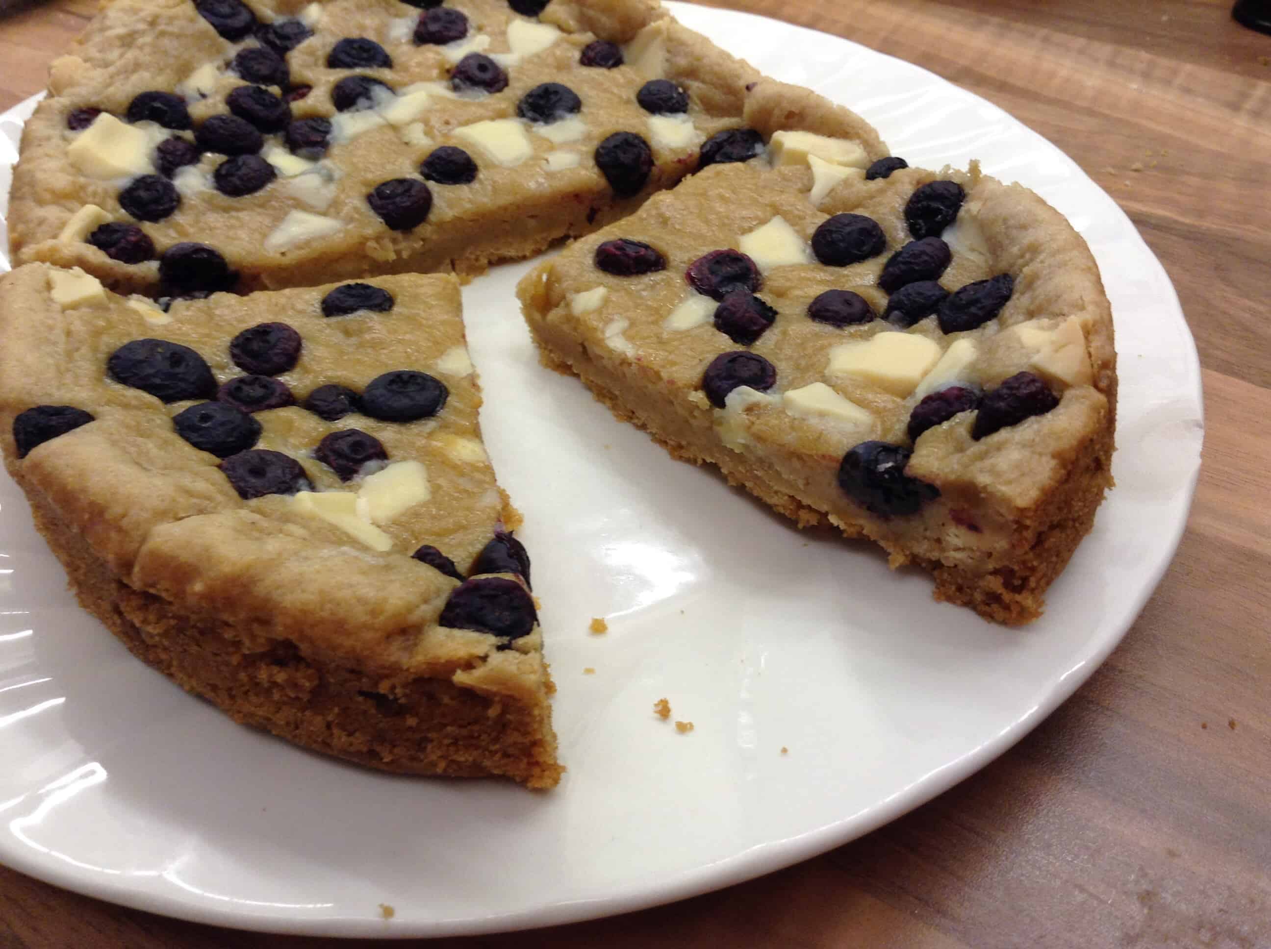 Slow Cooker Giant White Chocolate and Blueberry Cookie