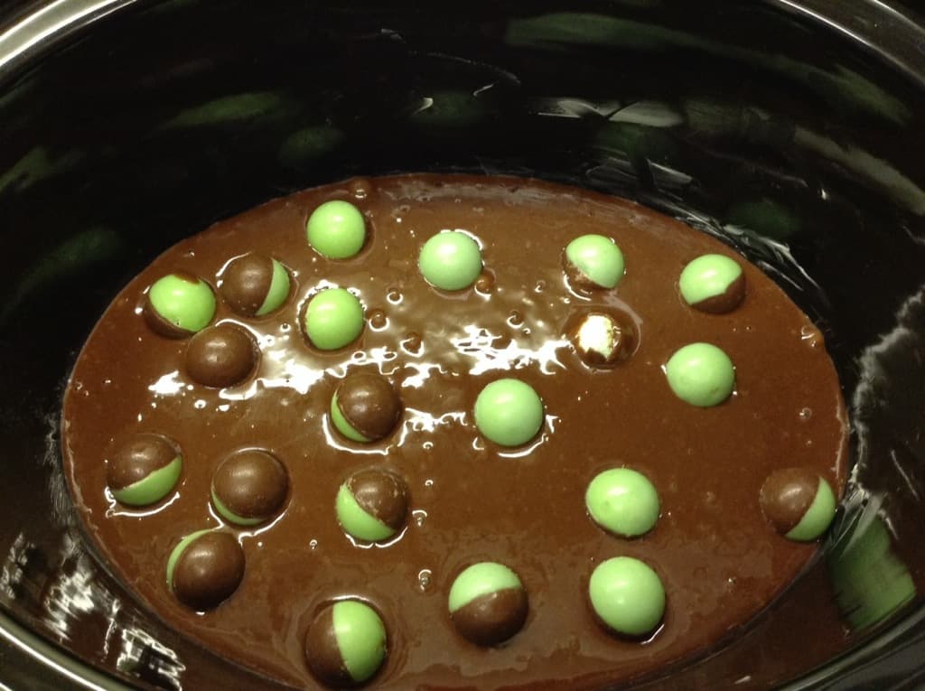 Slow Cooker Chocolate and Mint Aero Bubble Cake - BakingQueen74