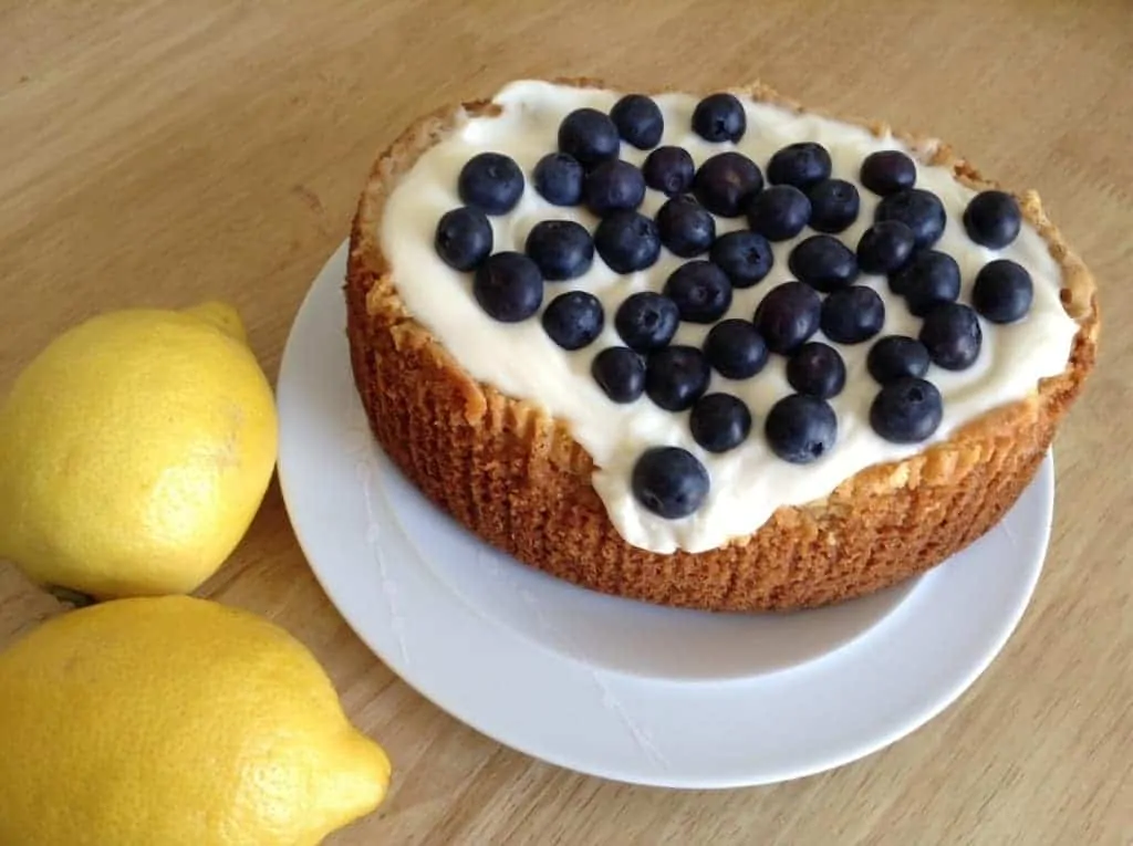 8 Tips You Need To Bake A Cake In Your Air Fryer