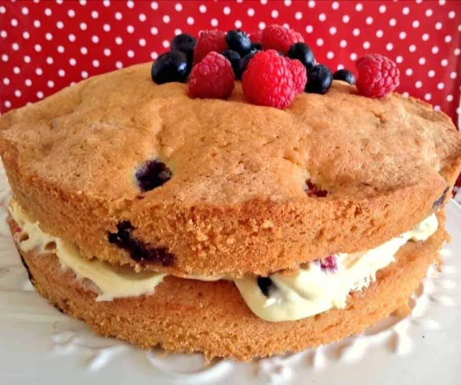 Mary Berry's Victoria sponge cake recipe - BBC Food