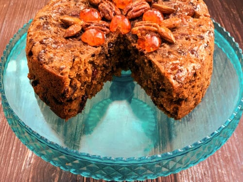 The 11 Best Christmas Cakes To Buy - Heart