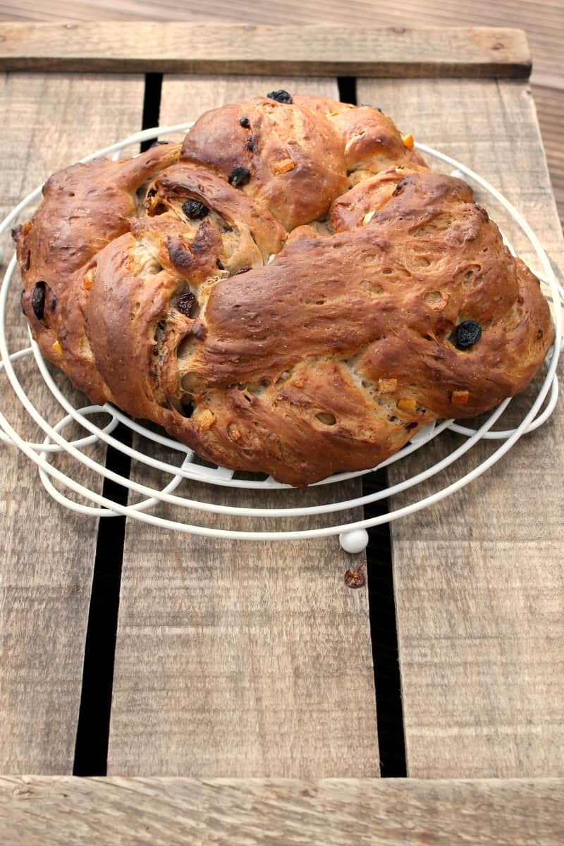 Fruit bread crown