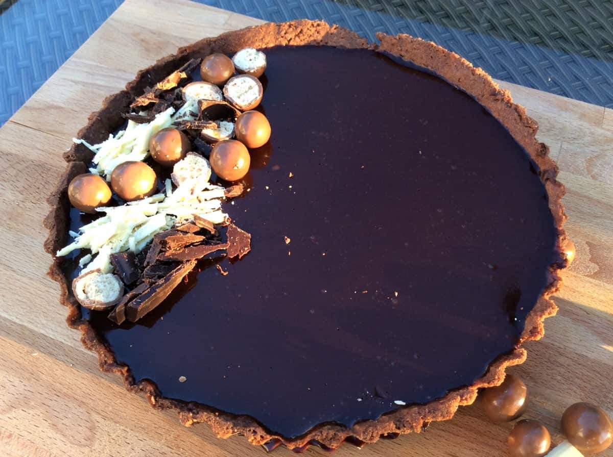 Very Chocolatey Tart and #GBBOBloggers2015 Linky