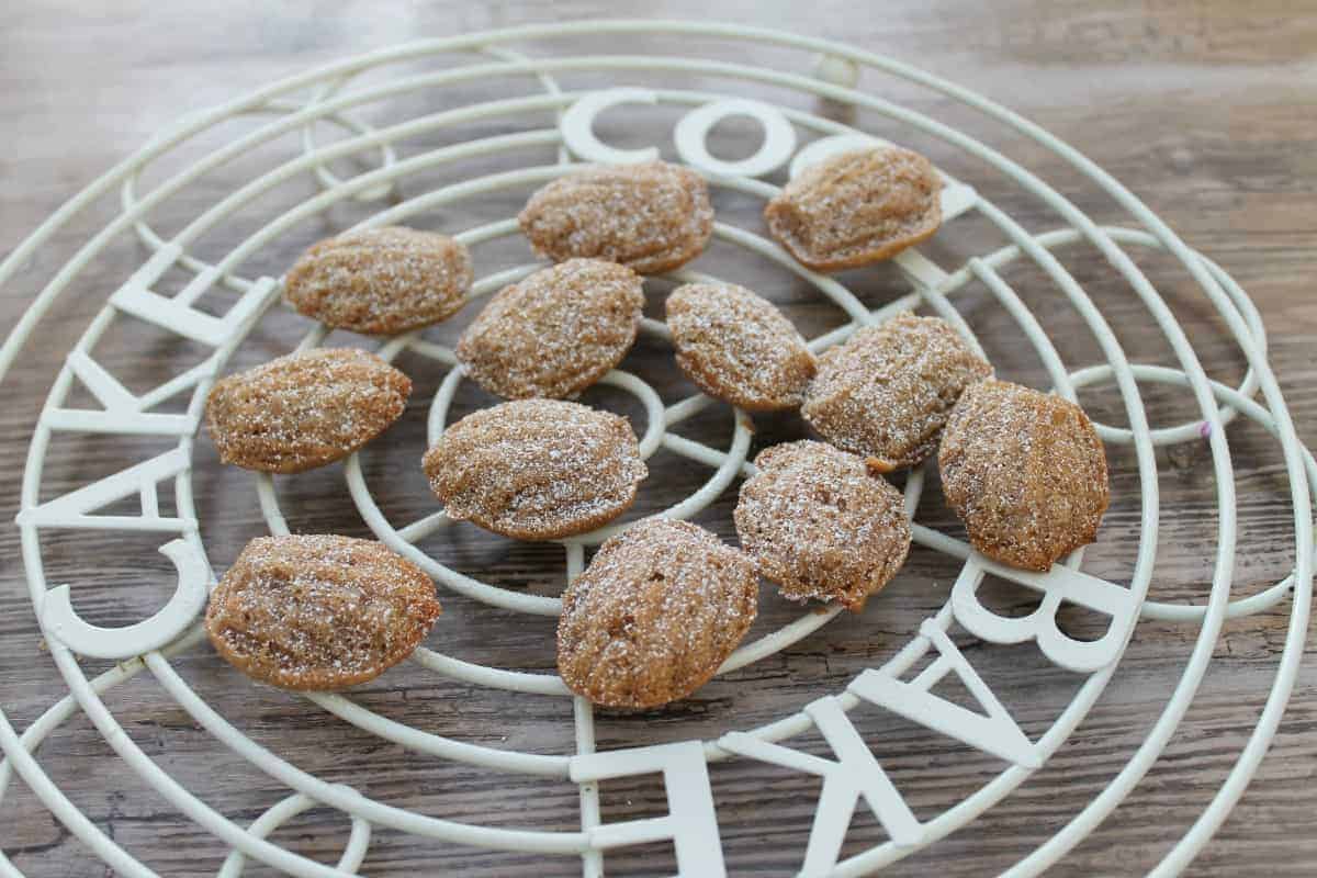 apple and cinnamon madeleines