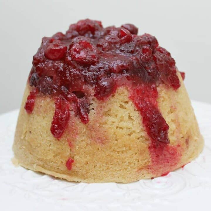 Slow Cooker Steamed Pudding with Cranberry - BakingQueen74