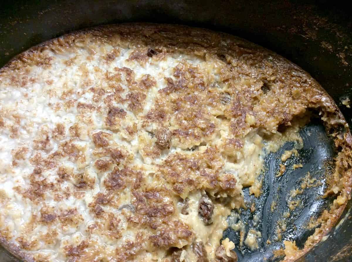slow cooker maple, cinnamon and raisin porridge (oatmeal)