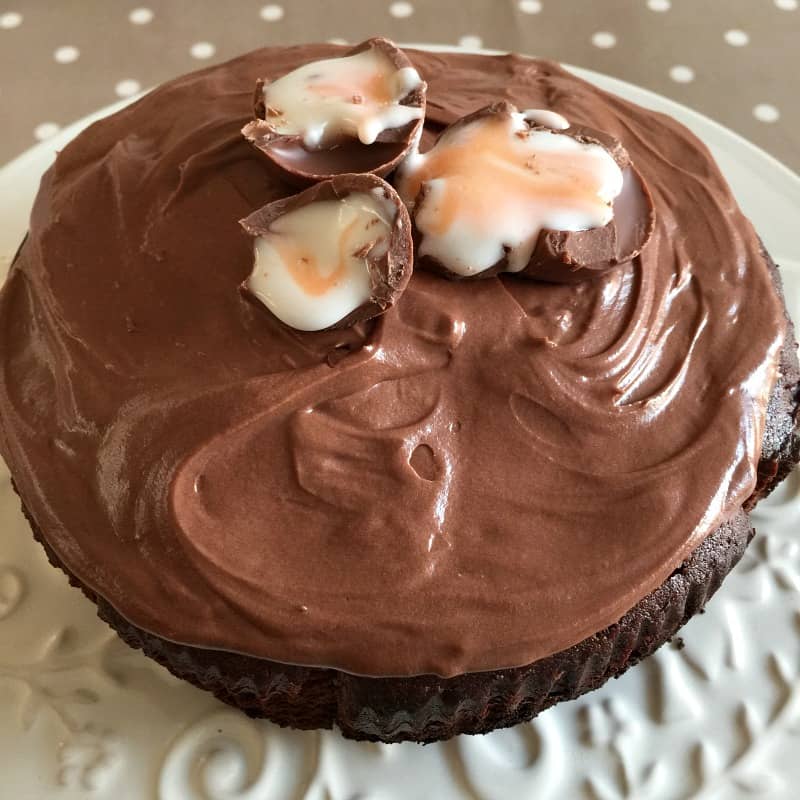 Slow Cooker Creme Egg Chocolate Cake from BakingQueen74.co.uk