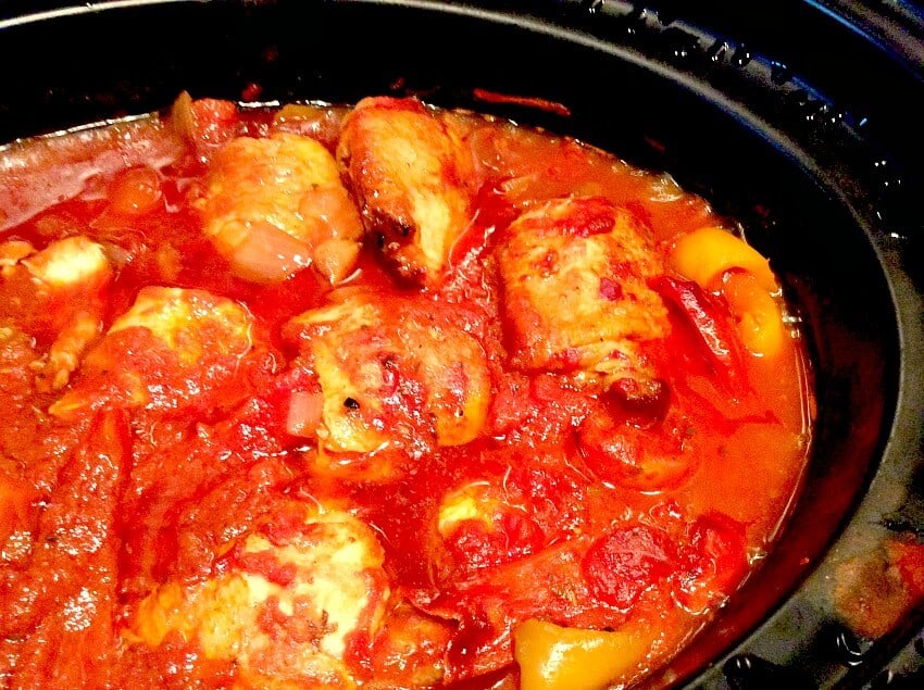 Slow cooker chicken thighs with tomatoes and peppers
