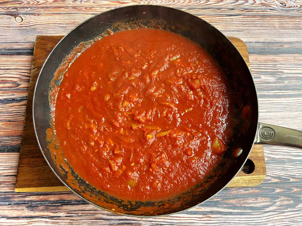 Curry sauce in a pan.