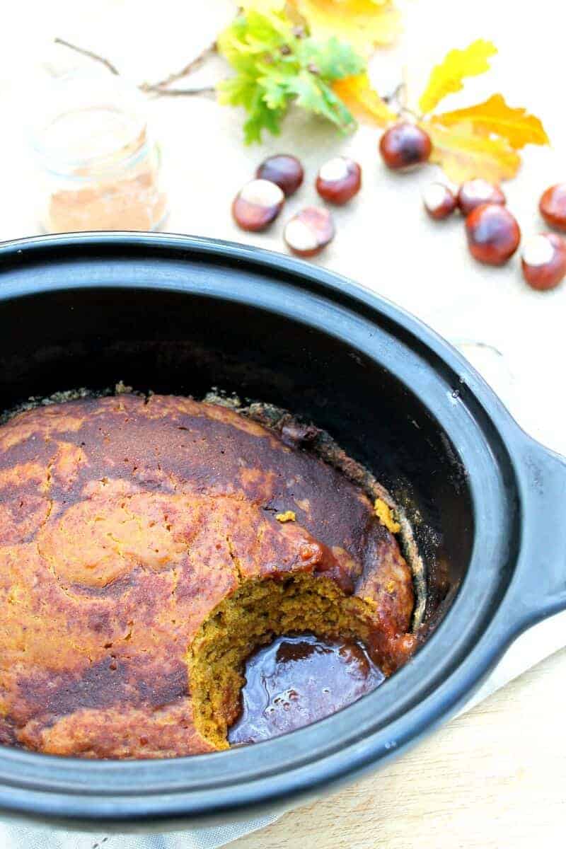 Slow Cooker Pumpkin Spice Pudding Cake - get the recipe on bakingqueen74.co.uk