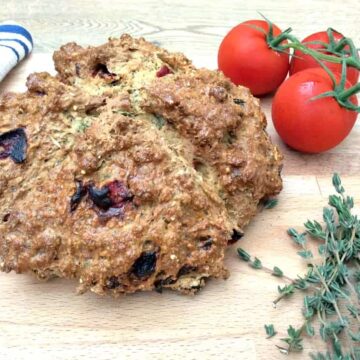 Roasted Pepper and Thyme Soda Bread