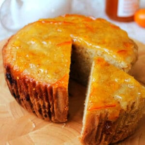 Cake with marmalade topping.