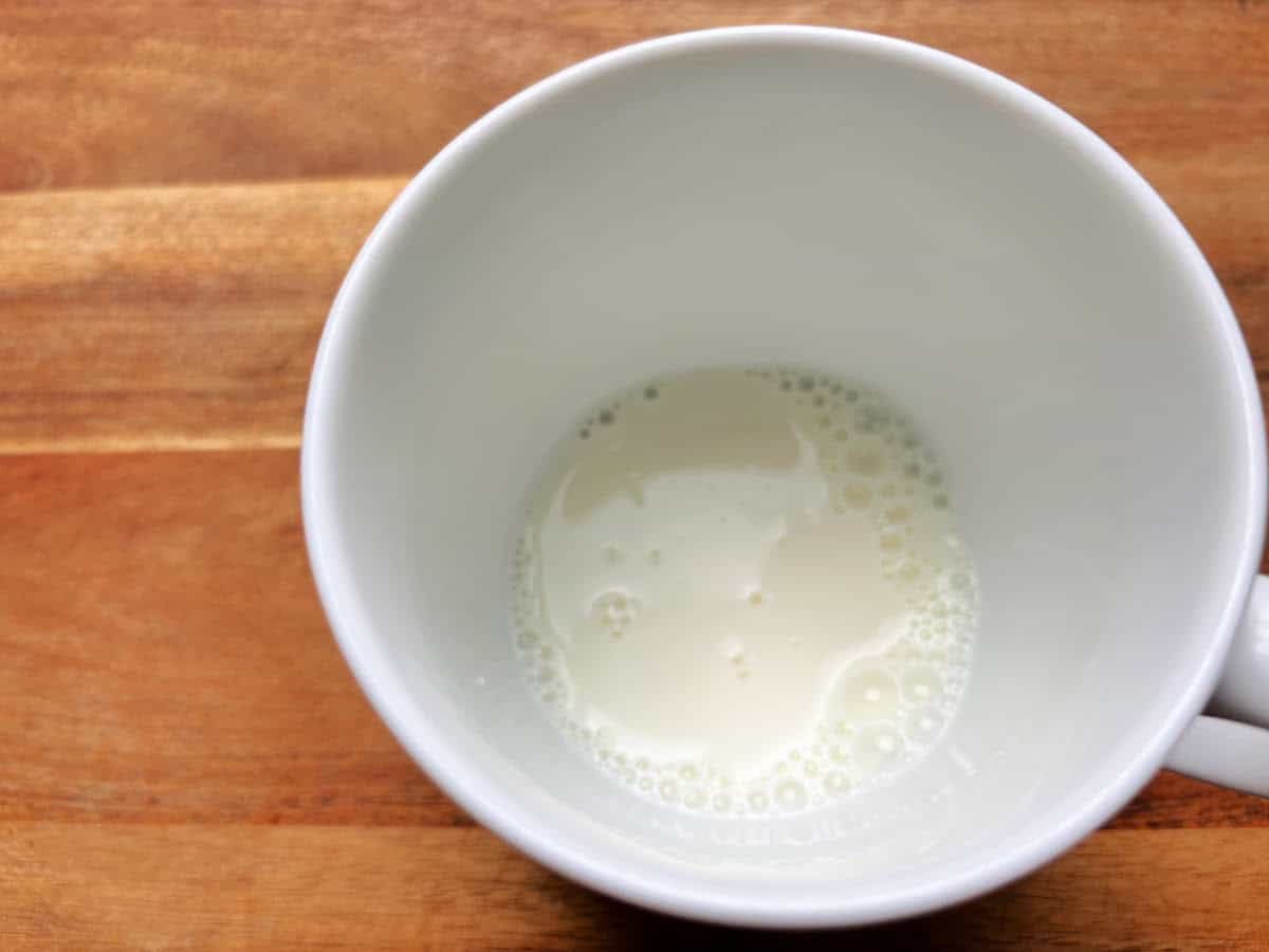 Cornflour paste in a small bowl.