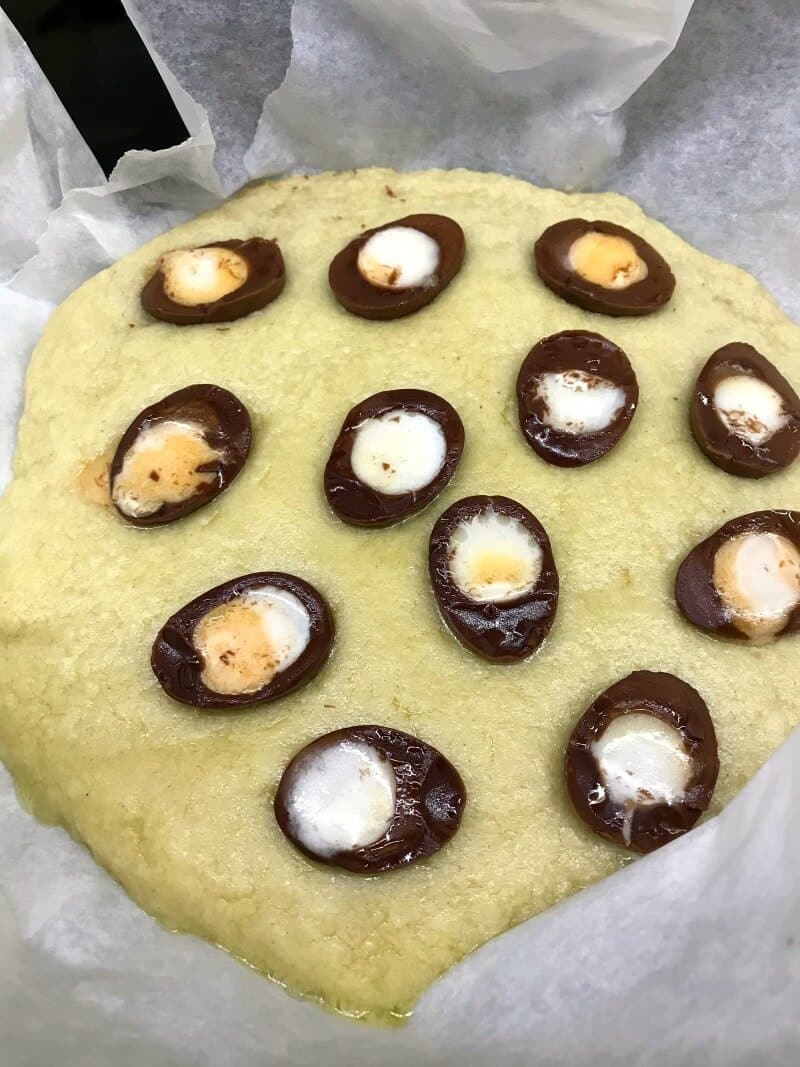 Slow Cooker Creme Egg Shortbread
