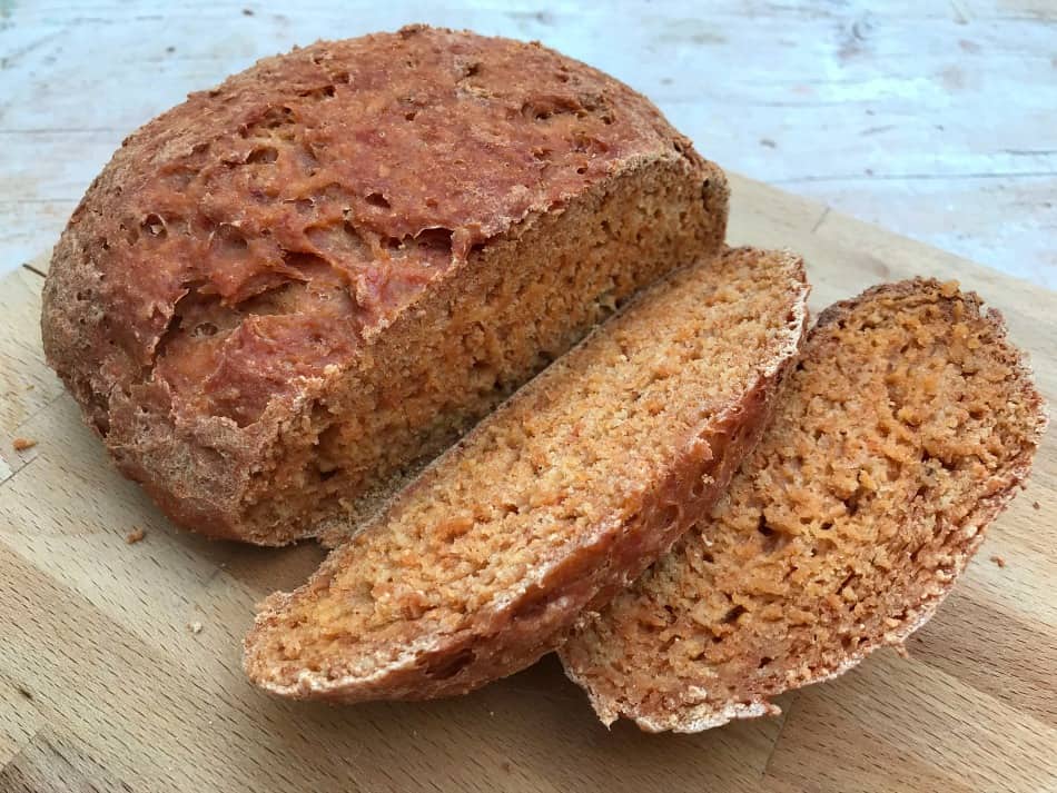 Slow Cooker Tomato Paprika Bread - BakingQueen74