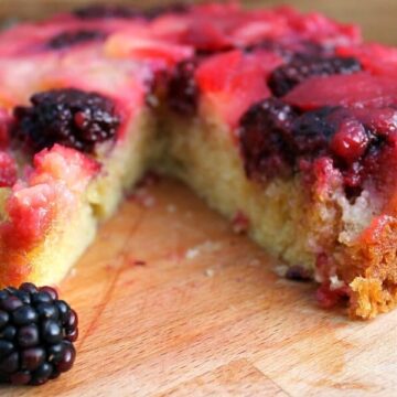 Slow Cooker Blackberry and Apple Cake