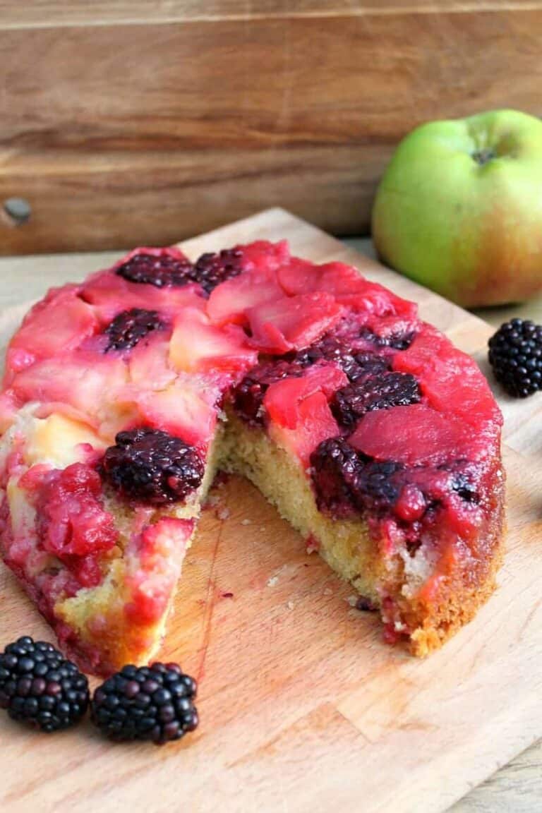 Slow Cooker Blackberry and Apple Cake BakingQueen74