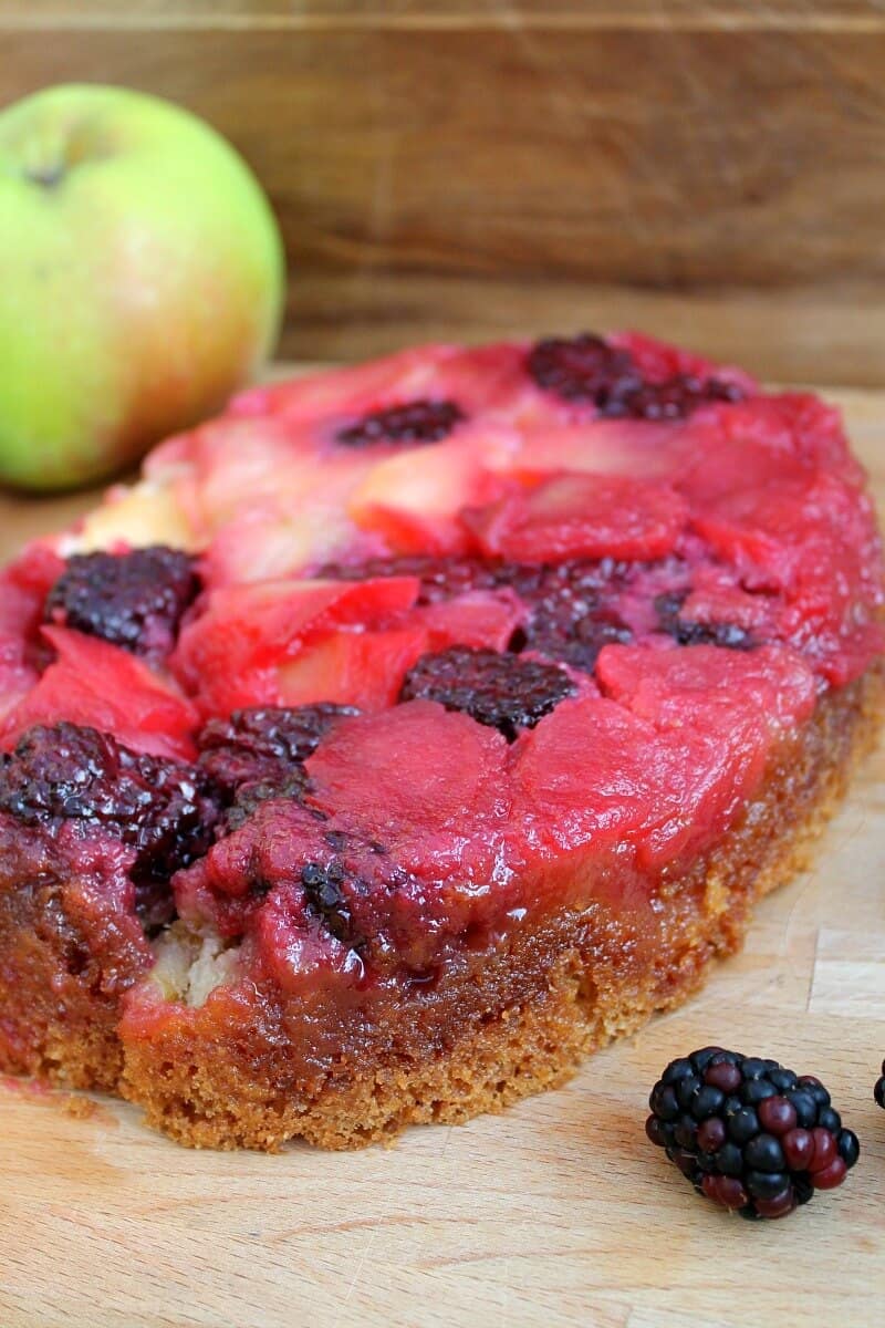 Slow Cooker Blackberry and Apple Cake