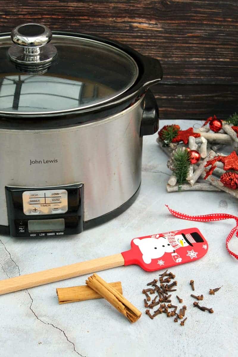 Christmas Slow Cooker Recipes To Save You Time - BakingQueen74