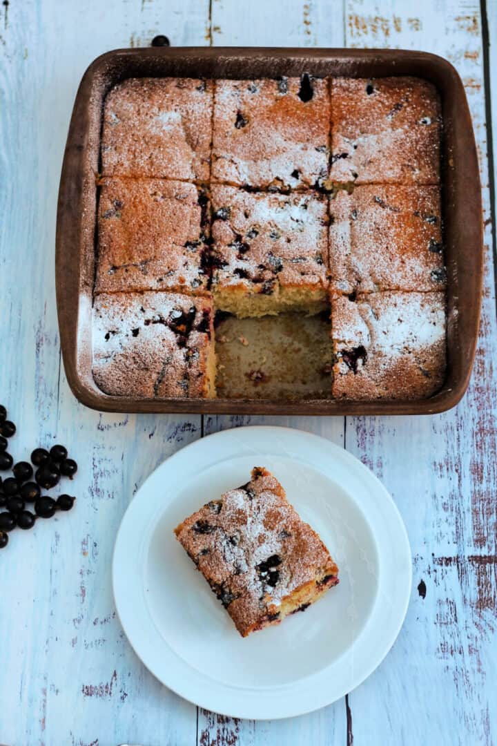 Easy Blackcurrant Traybake BakingQueen74